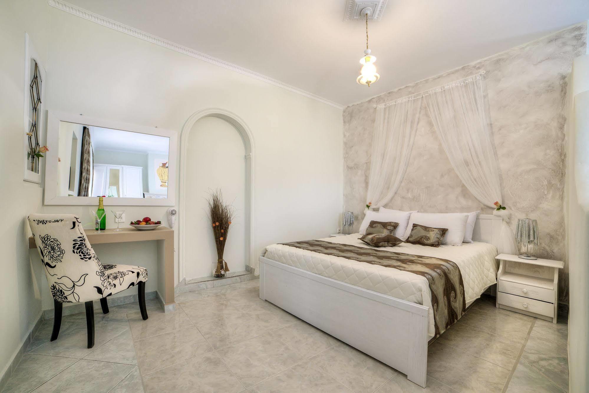 Pantheon Hotel Agios Georgios  Dış mekan fotoğraf