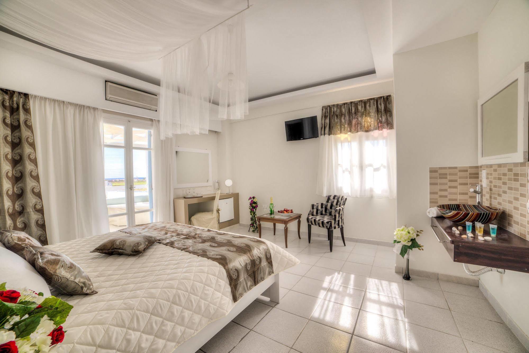 Pantheon Hotel Agios Georgios  Dış mekan fotoğraf