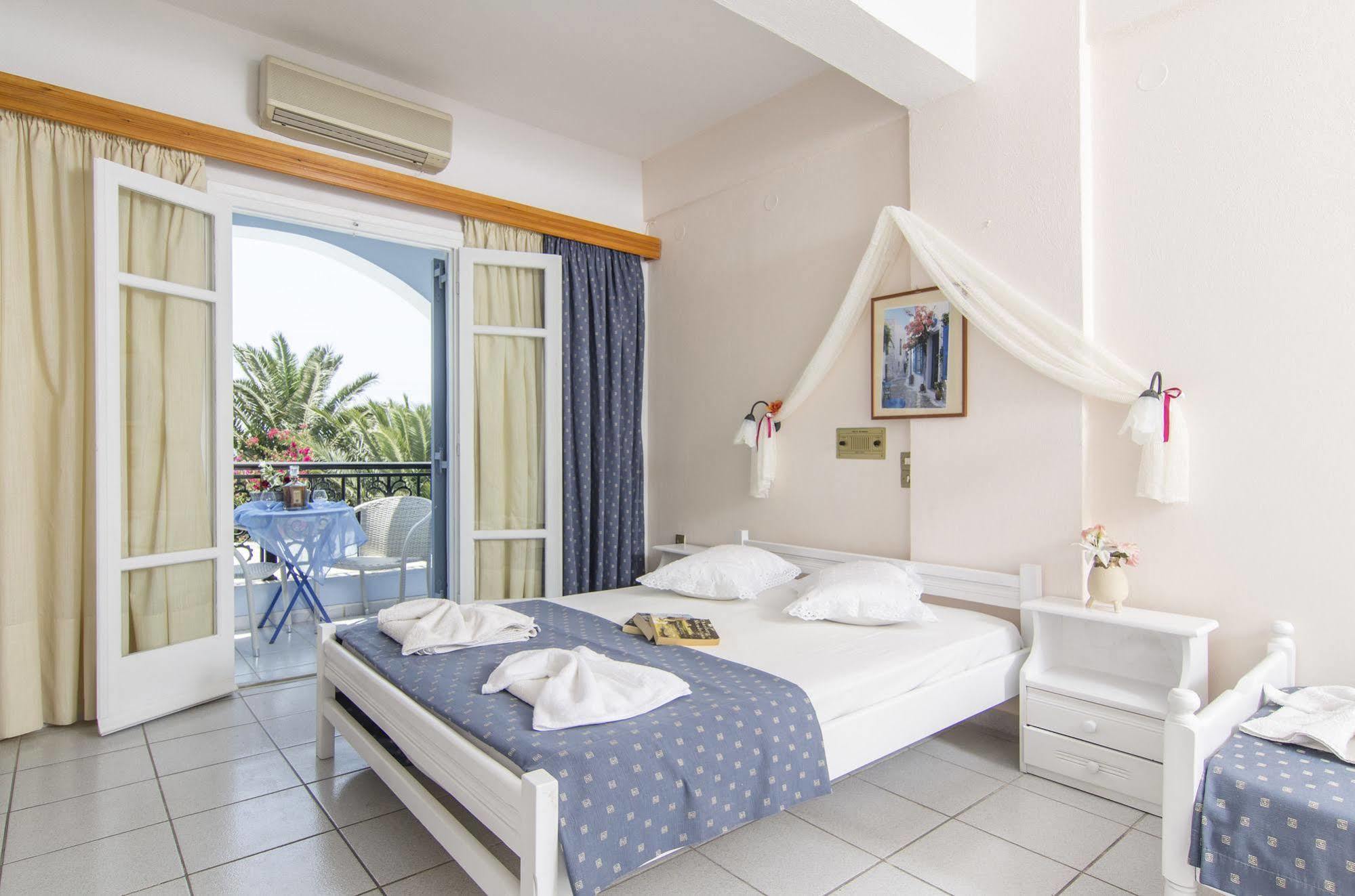 Pantheon Hotel Agios Georgios  Dış mekan fotoğraf