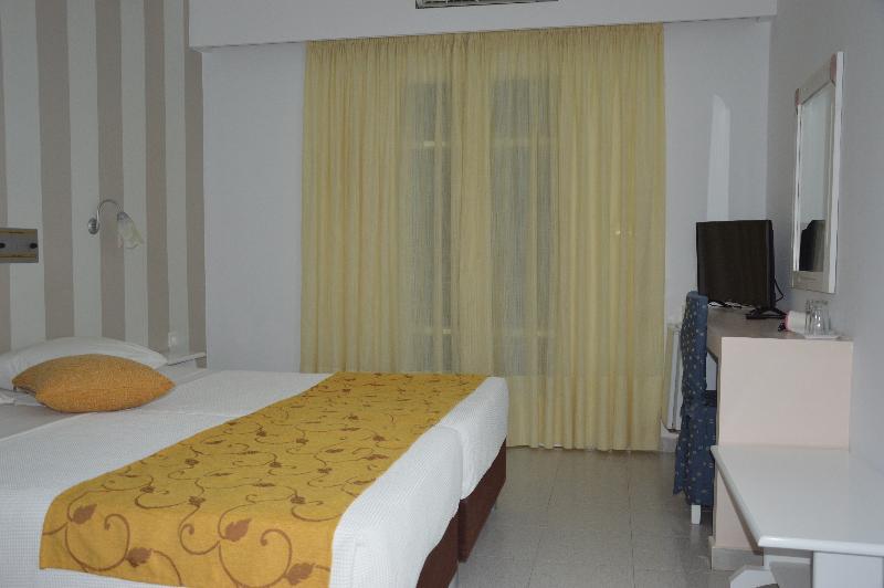 Pantheon Hotel Agios Georgios  Dış mekan fotoğraf