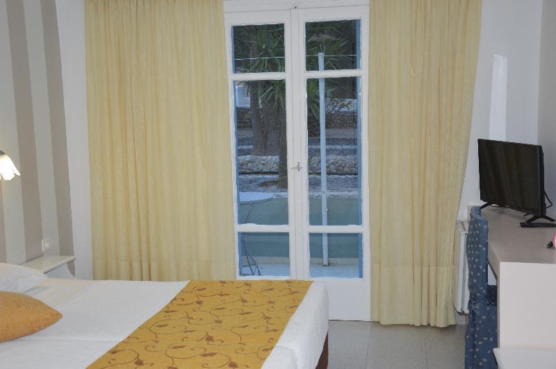 Pantheon Hotel Agios Georgios  Dış mekan fotoğraf